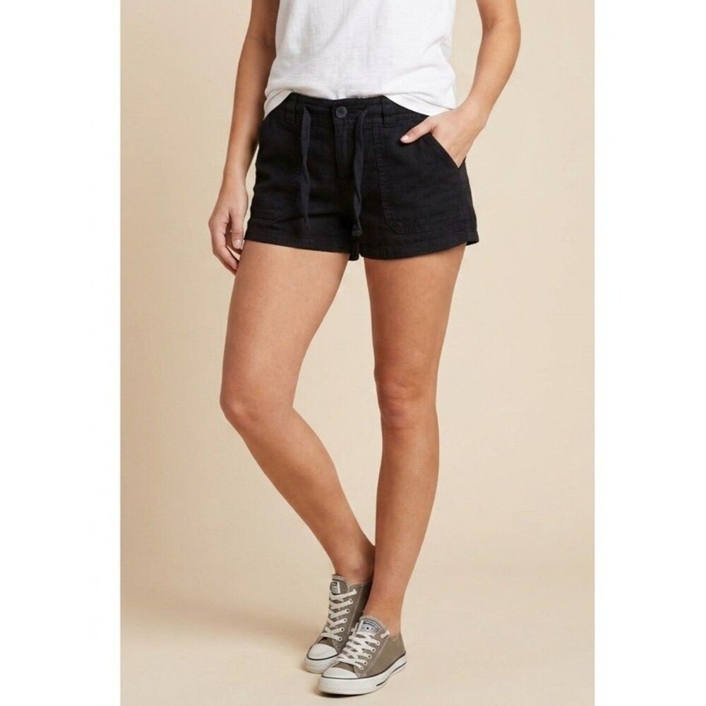 Zenana Outfitters Black Linen-Blend Drawstring Utility Shorts - Size Medium